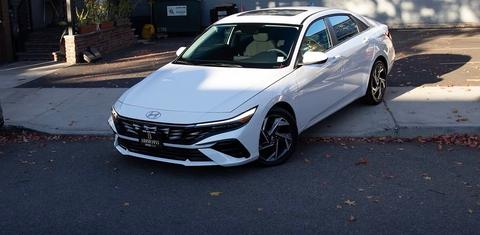 Hyundai Elantra 2025
