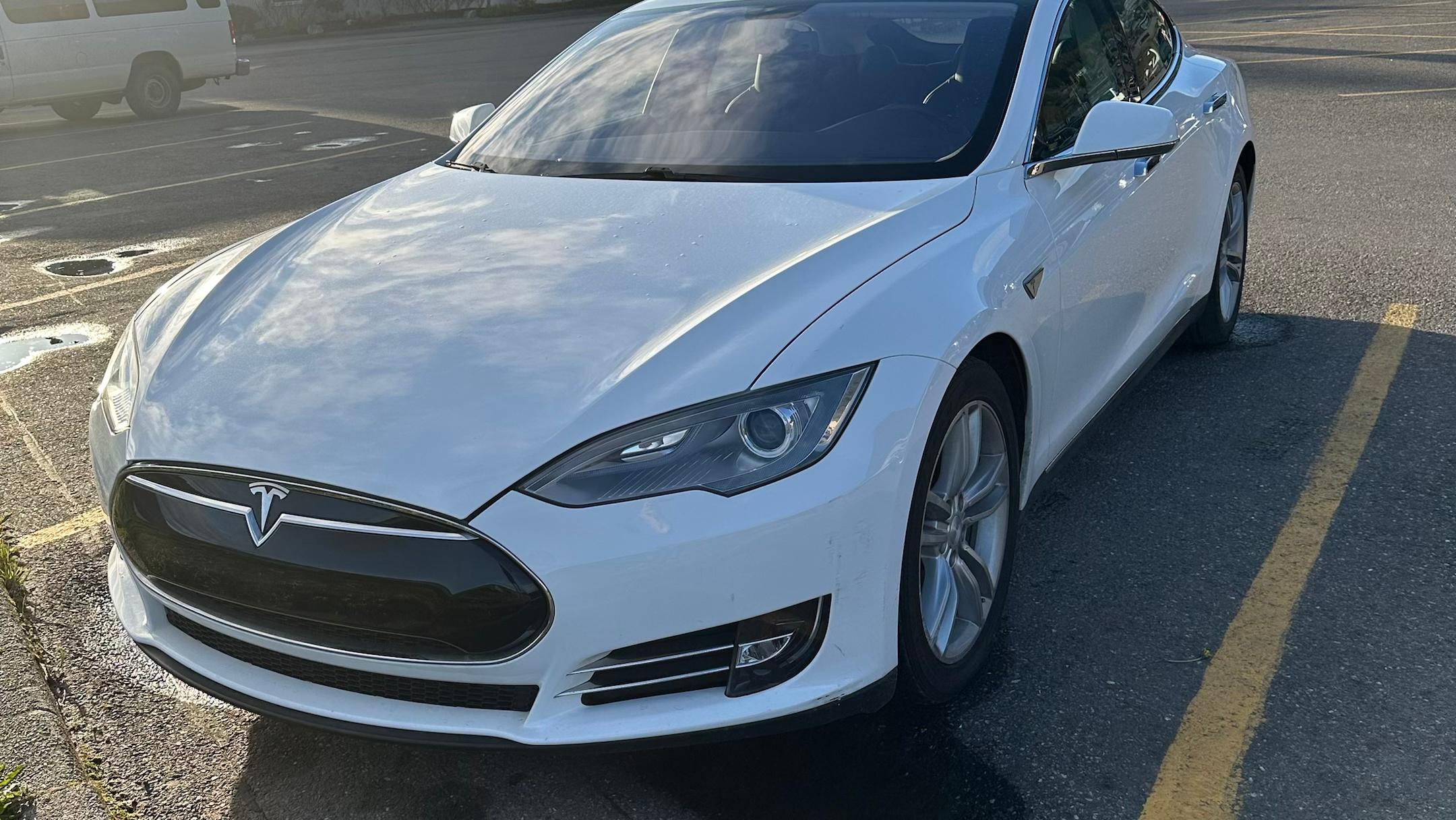 Tesla Model S 2013 in Ketchikan, AK