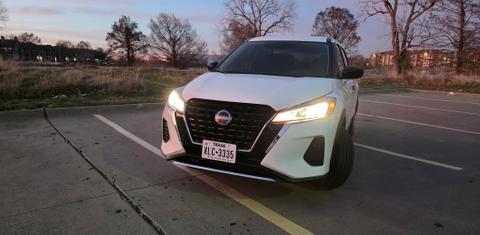 Nissan Kicks Play 2025