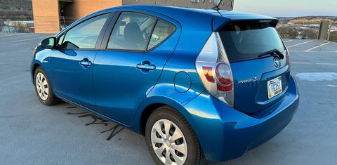 Toyota Prius c 2014