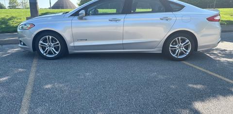 Ford Fusion Hybrid 2016