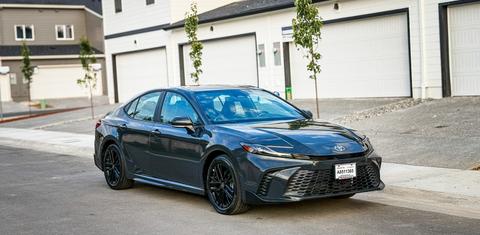 Toyota Camry Hybrid 2025