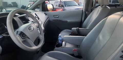 Toyota Sienna 2013