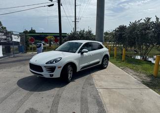 Porsche Macan car