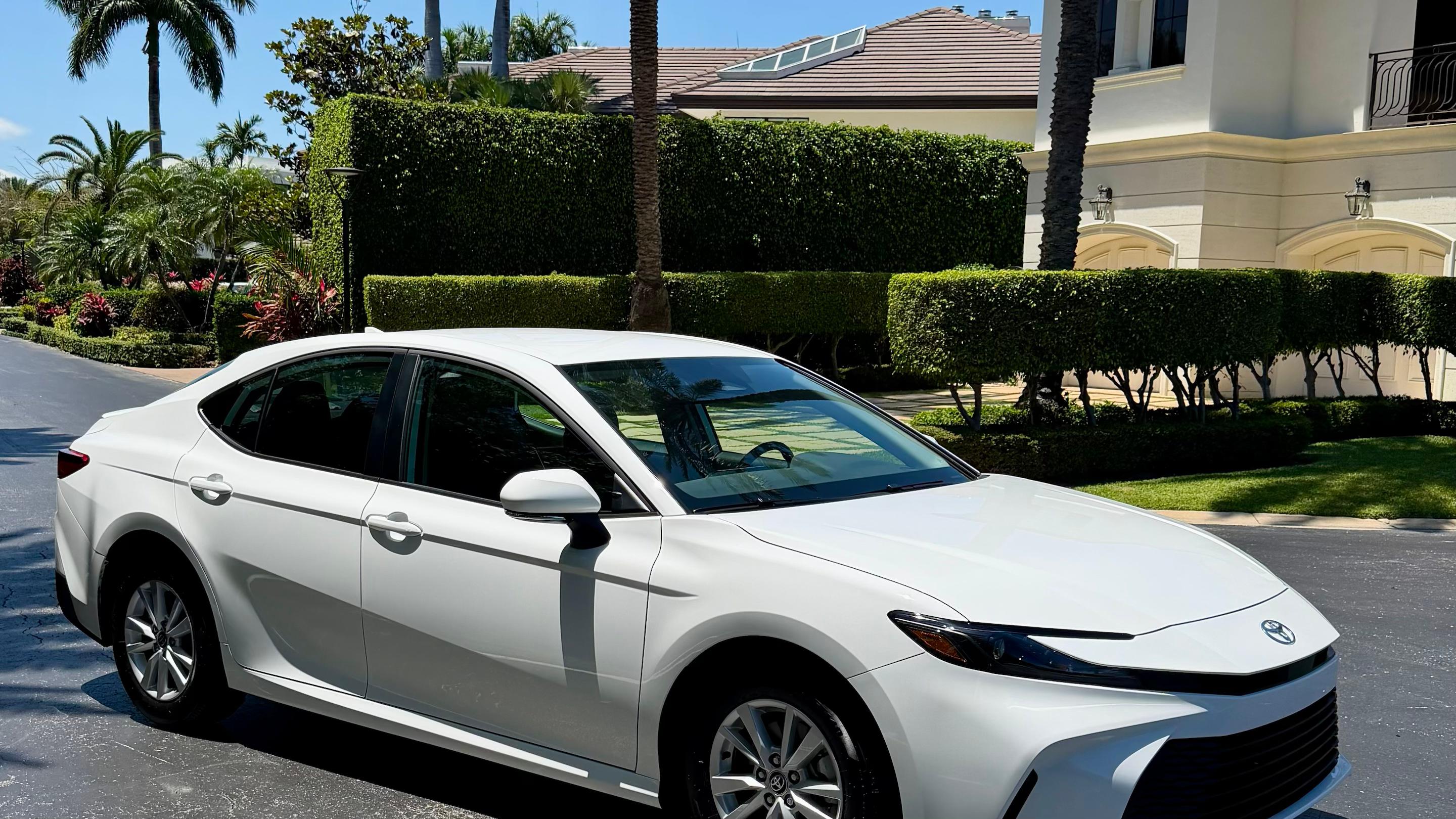 Toyota Camry Hybrid 2026 in 