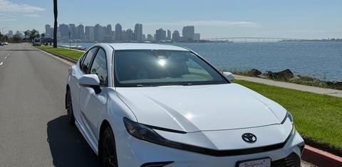 Toyota Camry Hybrid 2025