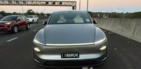 Tesla MODEL Y 2026