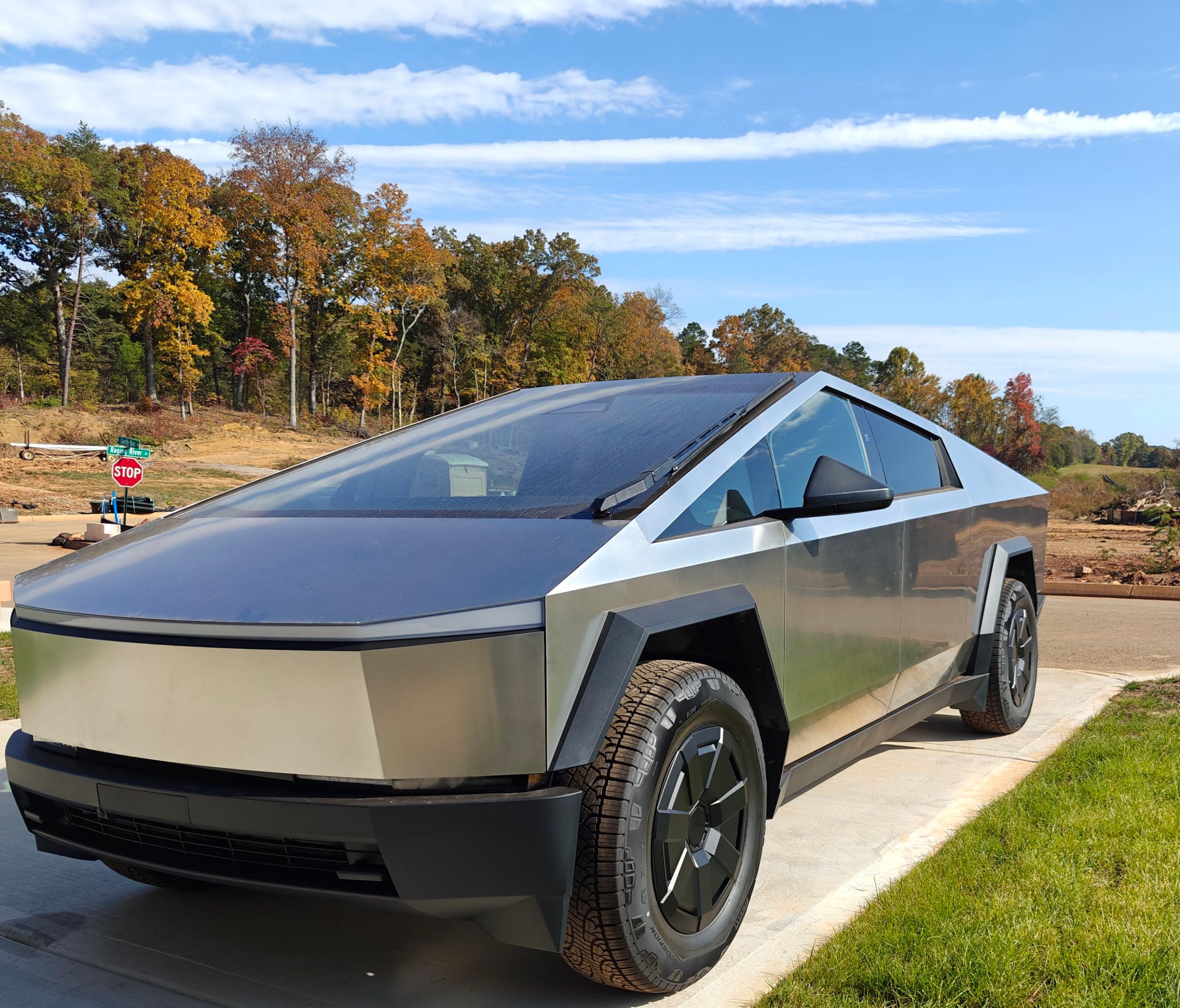 Tesla Cybertruck 2024 in Knoxville, TN