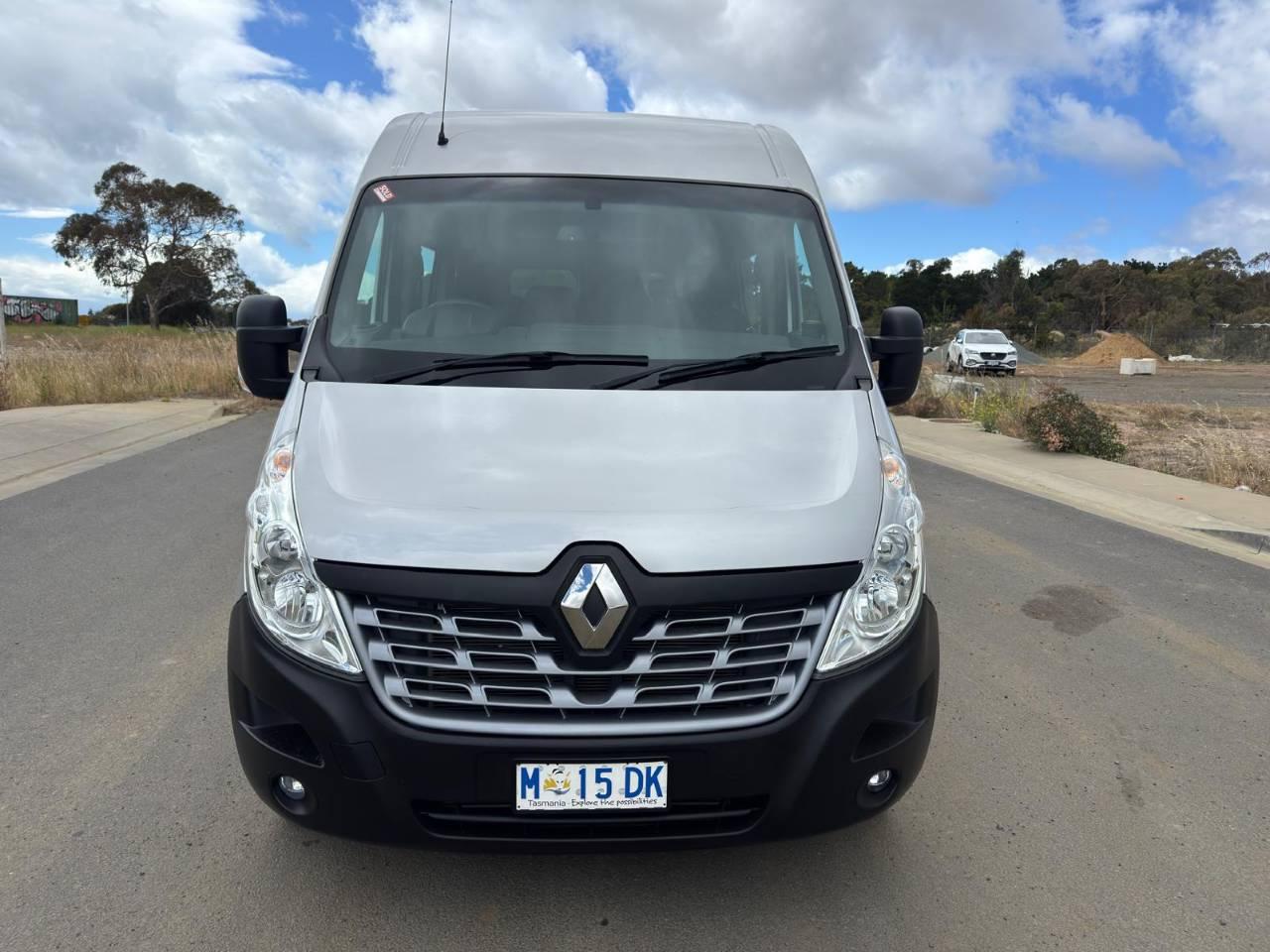 Renault TRAFIC 2019 in Cambridge