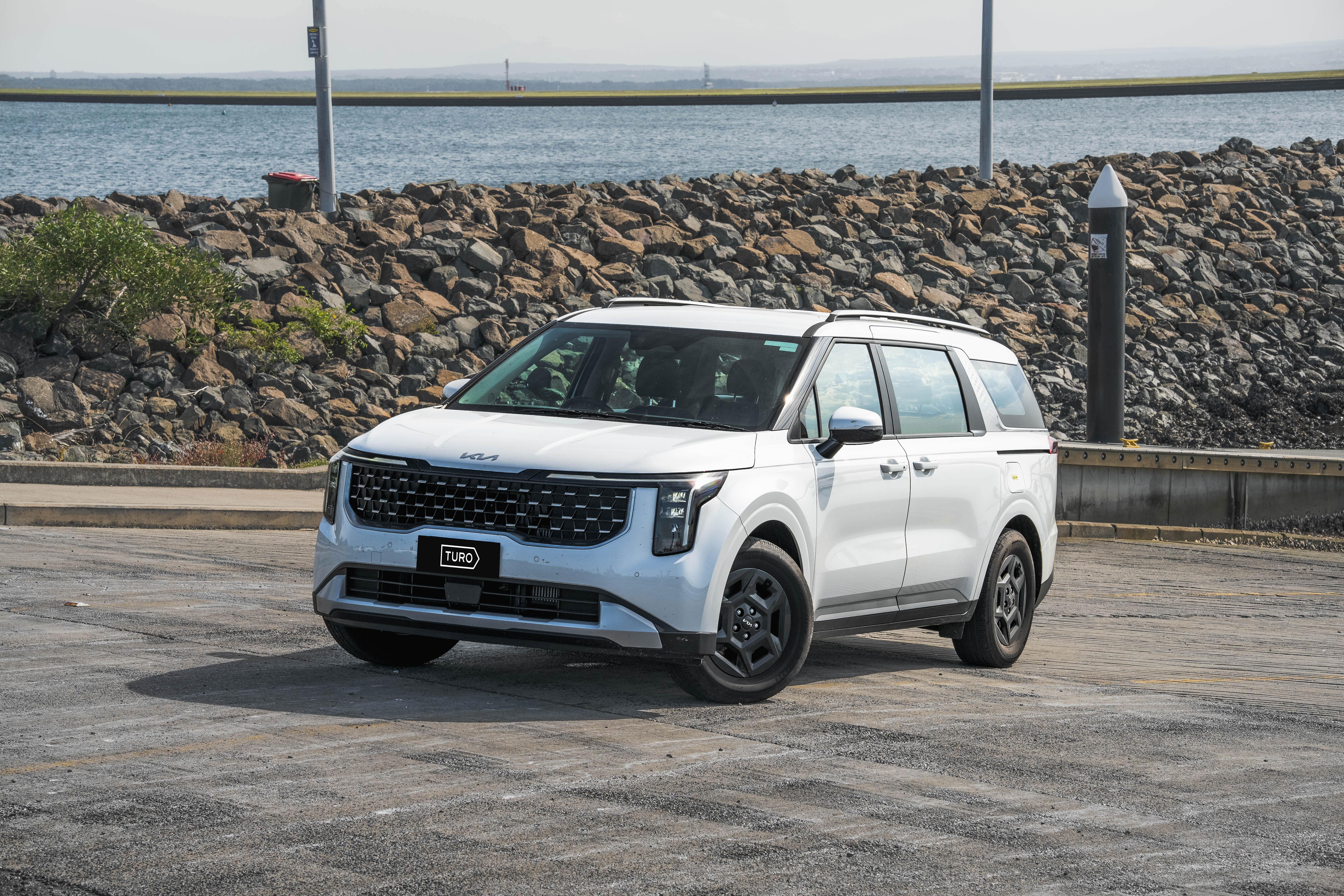 Kia CARNIVAL 2024 in Mascot