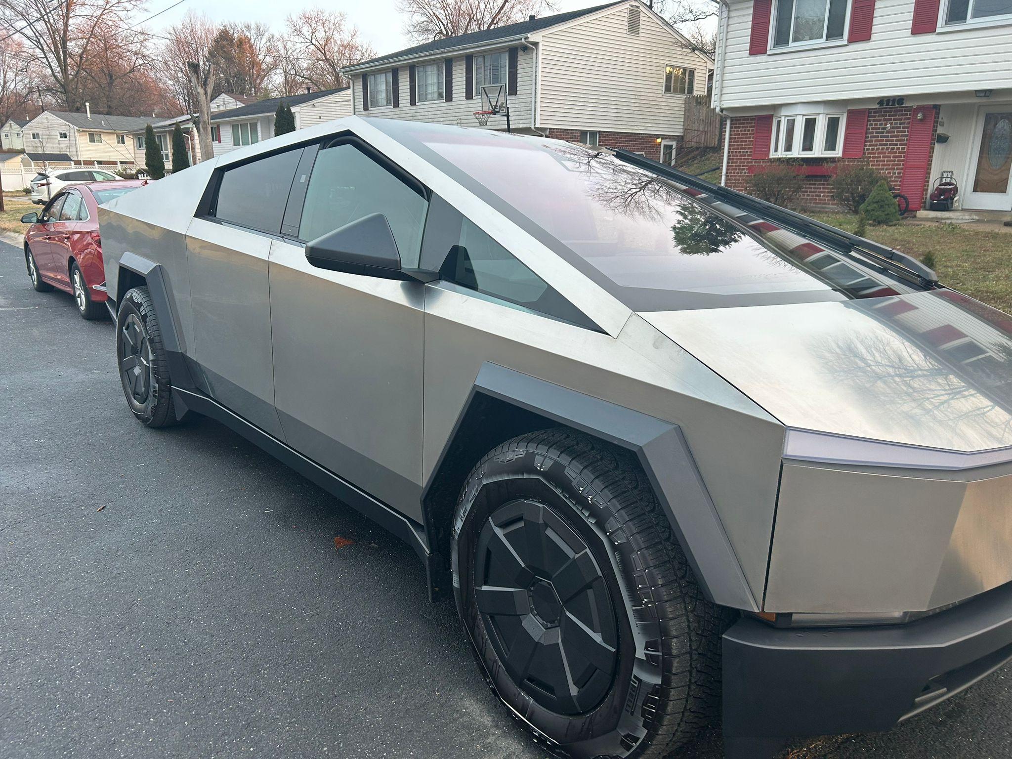 Tesla Cybertruck 2024 in Kensington, MD