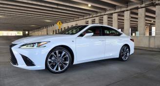 Lexus ES 2019 — Car rental alternative in Columbia, SC