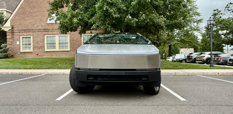 Tesla Cybertruck 2025
