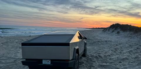 Tesla Cybertruck 2025
