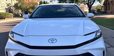 Toyota Camry Hybrid 2025