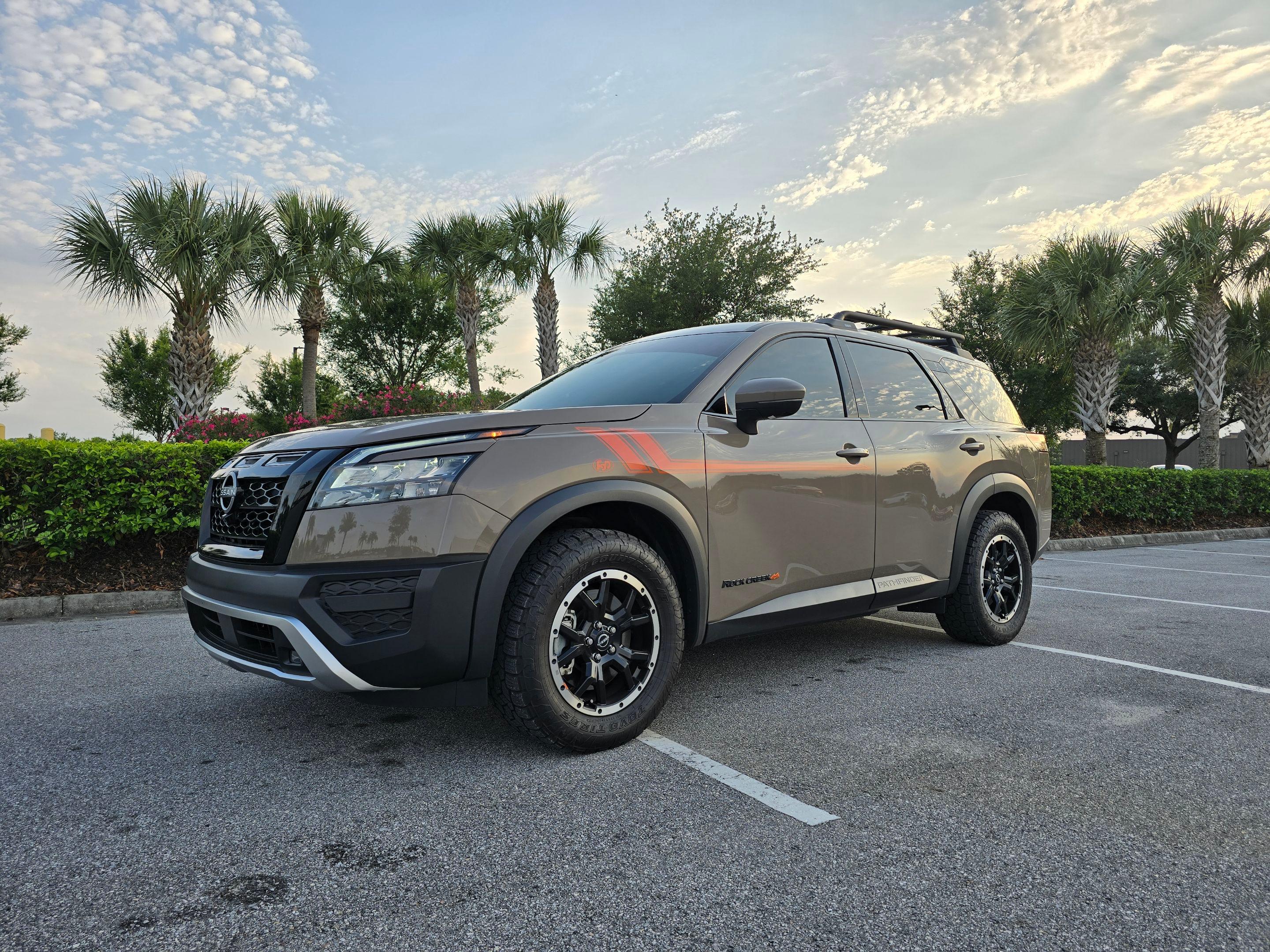 Nissan Pathfinder 2023 in Orlando, FL