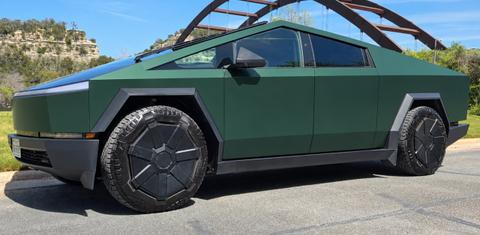 Tesla Cybertruck 2026
