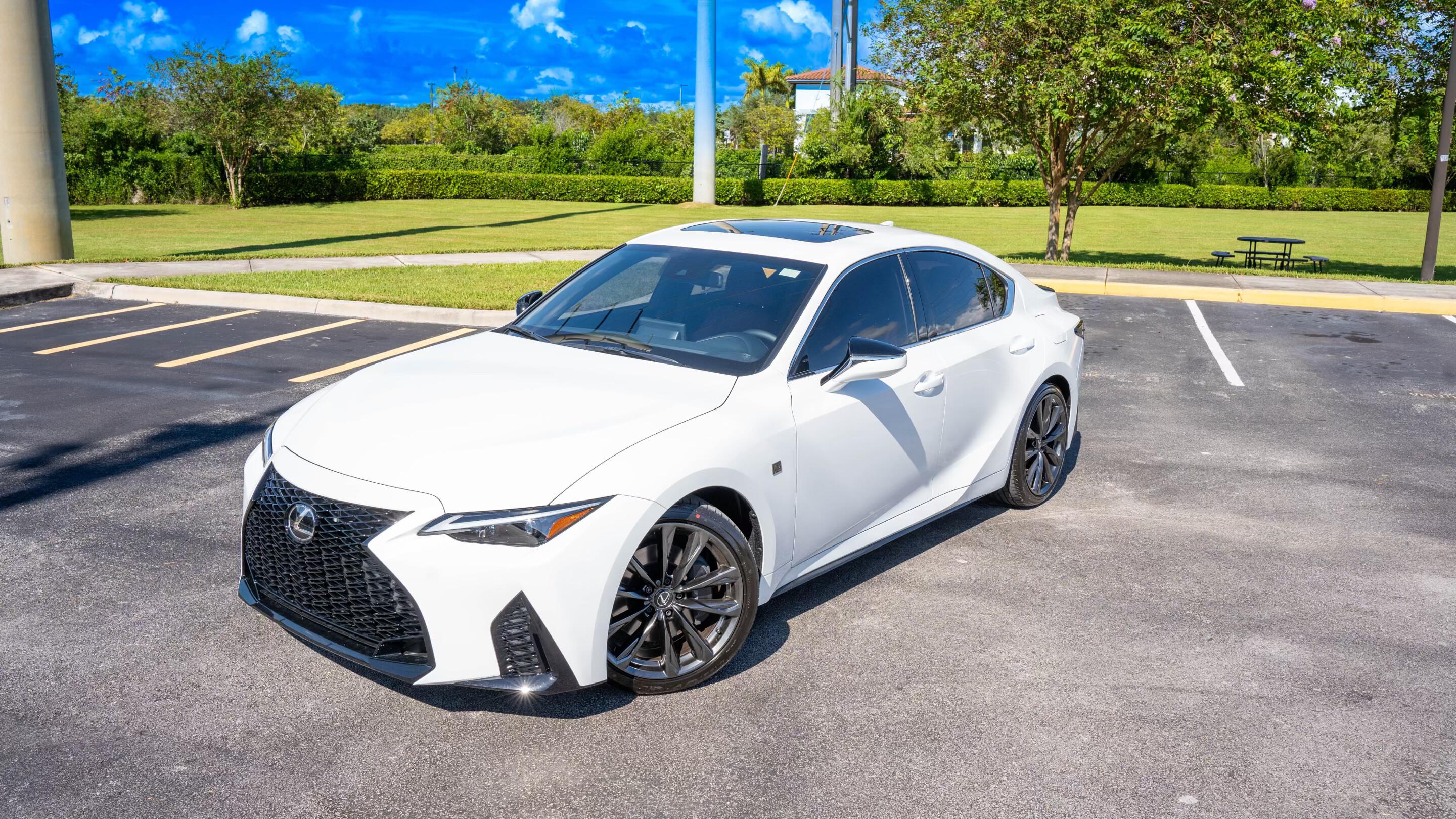 Lexus IS 2024 in 