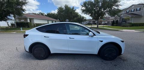 Tesla Model Y 2026