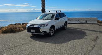 Mitsubishi Outlander 2018 — Car rental alternative in Goleta, CA