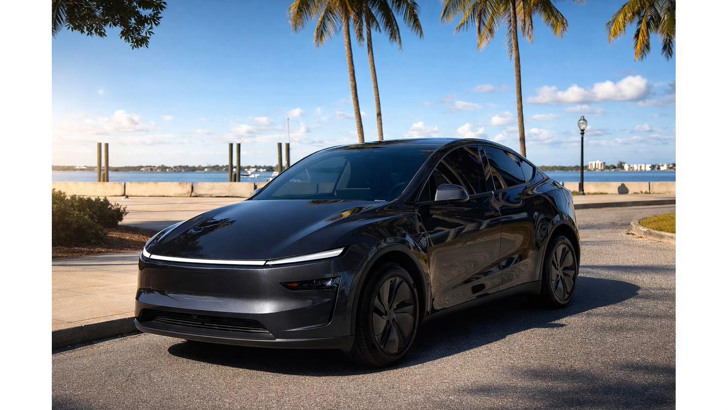 Tesla Model Y 2026 in Cape Coral, FL