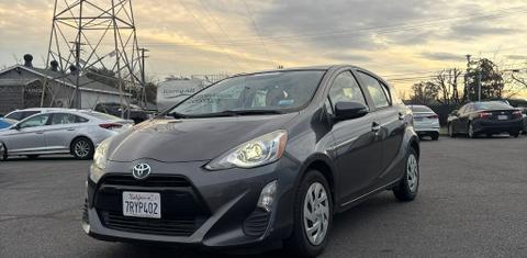 Toyota Prius c 2016