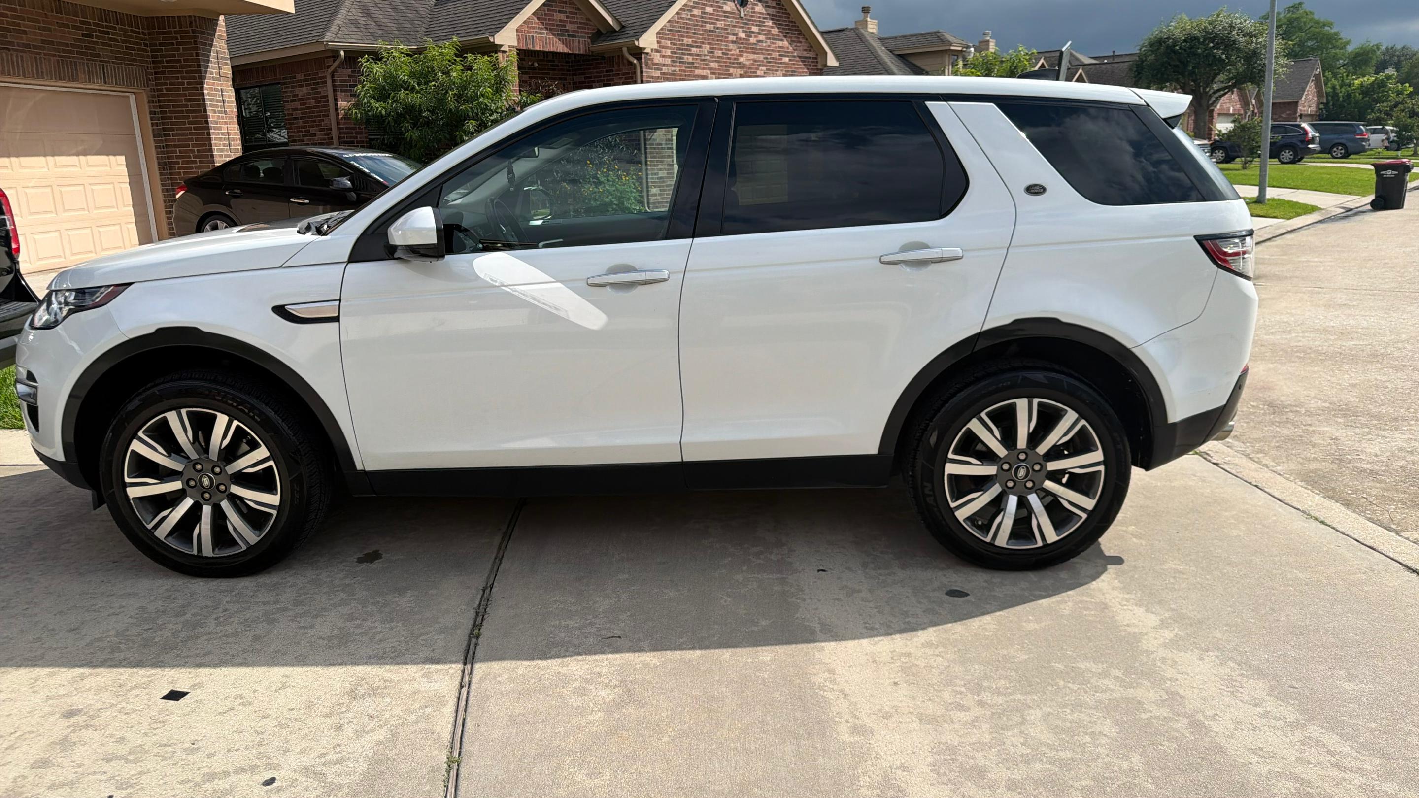 Land Rover Discovery Sport 2017 in 