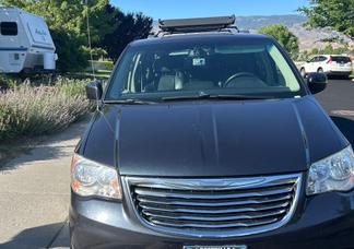 Chrysler Town & Country car