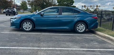 Toyota Camry Hybrid 2025