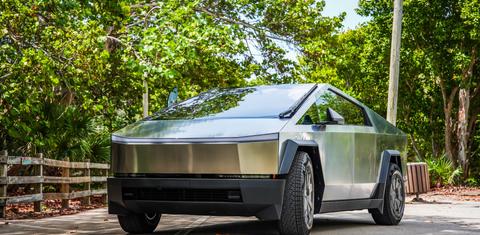 Tesla Cybertruck 2025