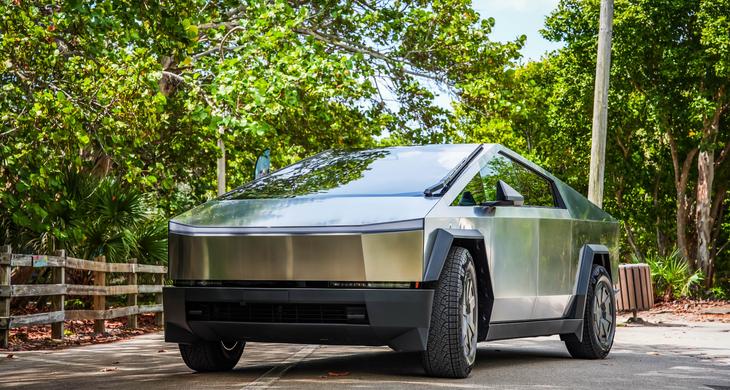 Beach Gardens Luxury With Tesla Car Rental: Ultimate Escape 4 Beach Gardens Luxury With Tesla Car Rental: Ultimate Escape