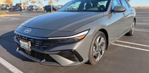 Hyundai Elantra 2025