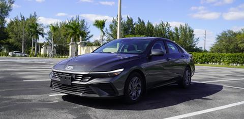 Hyundai Elantra 2024