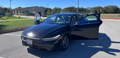 Hyundai Elantra Hybrid 2025