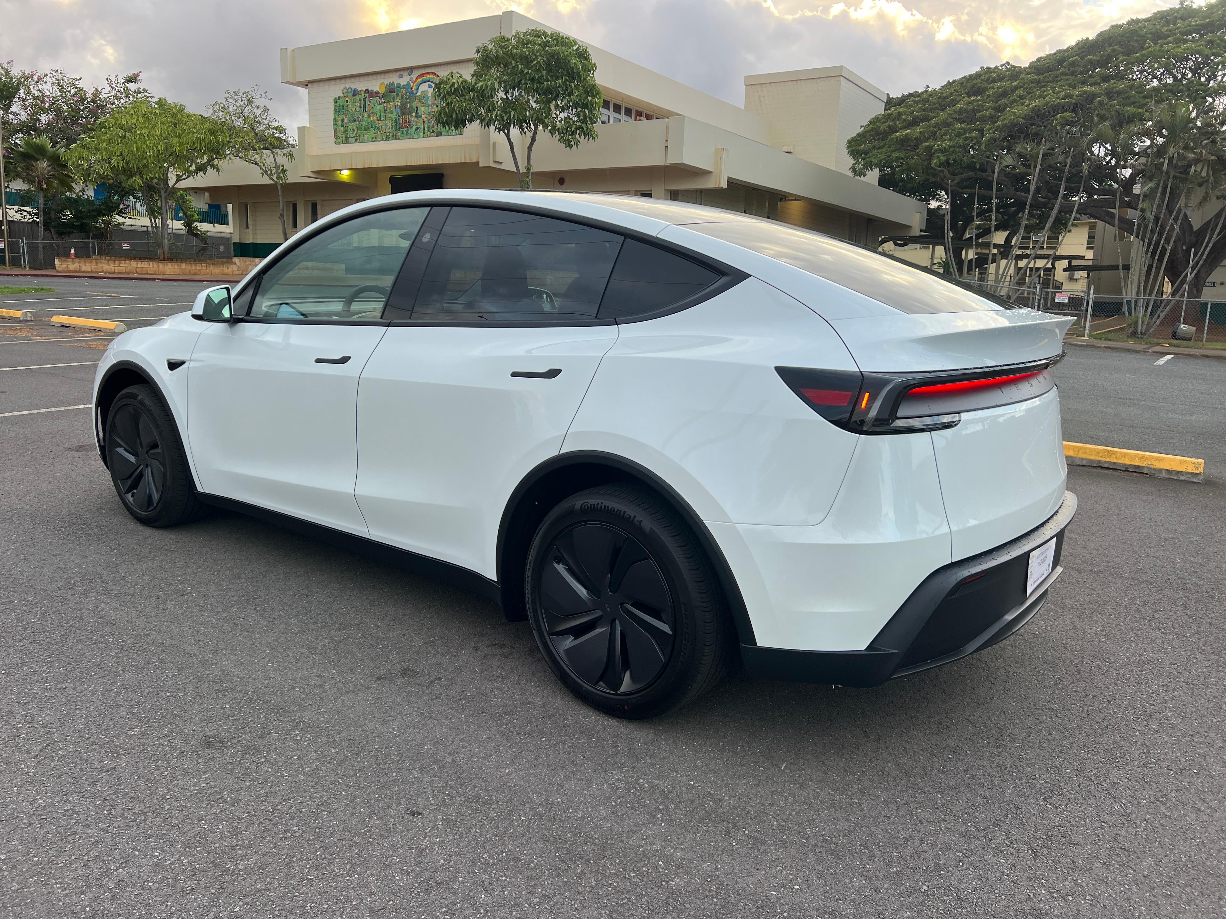Tesla Model Y 2026 in Honolulu, HI