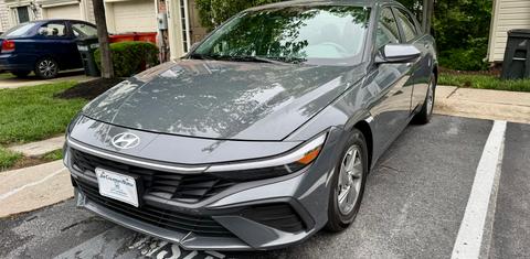 Hyundai Elantra 2024