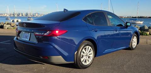 Toyota Camry Hybrid 2026