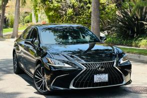 Lexus ES car