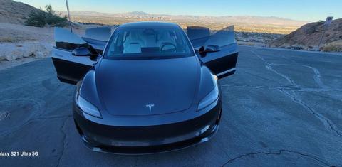 Tesla Model 3 2024