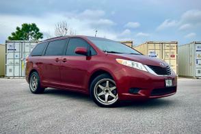 Toyota Sienna car