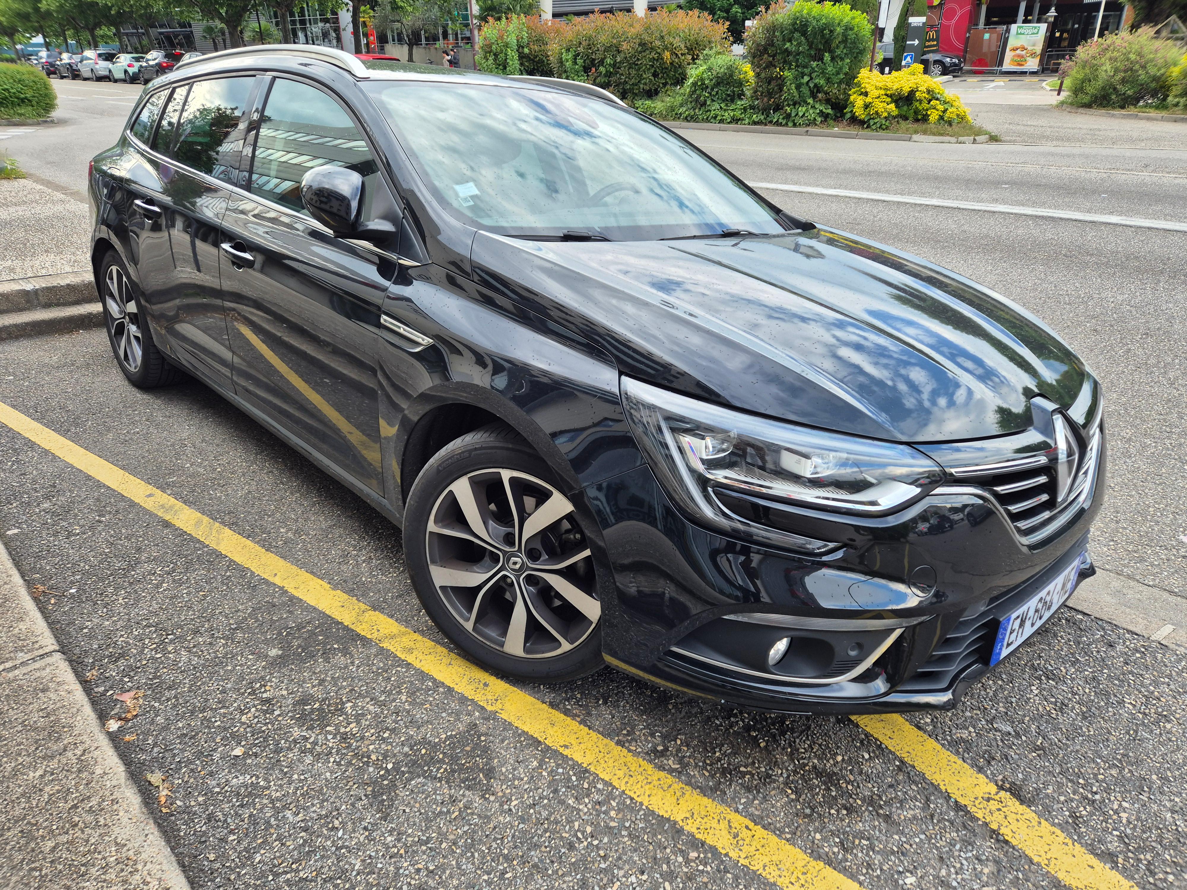 Renault MEGANE IV 2017 à Échirolles
