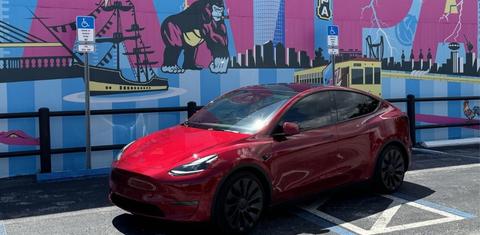 Tesla Model Y 2024