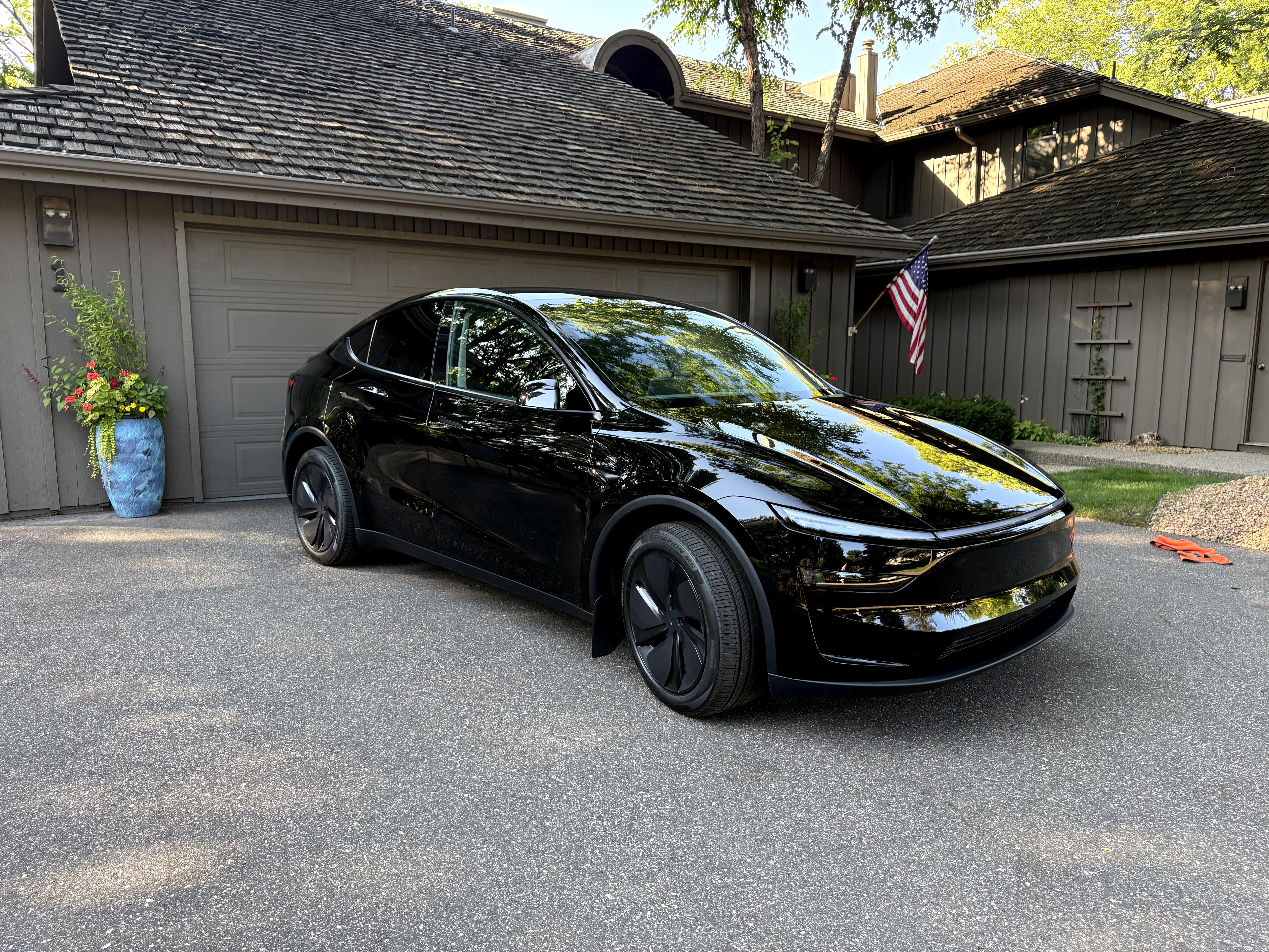 Tesla Model Y 2026 in Eagan, MN