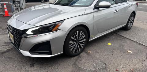 Nissan Altima 2023