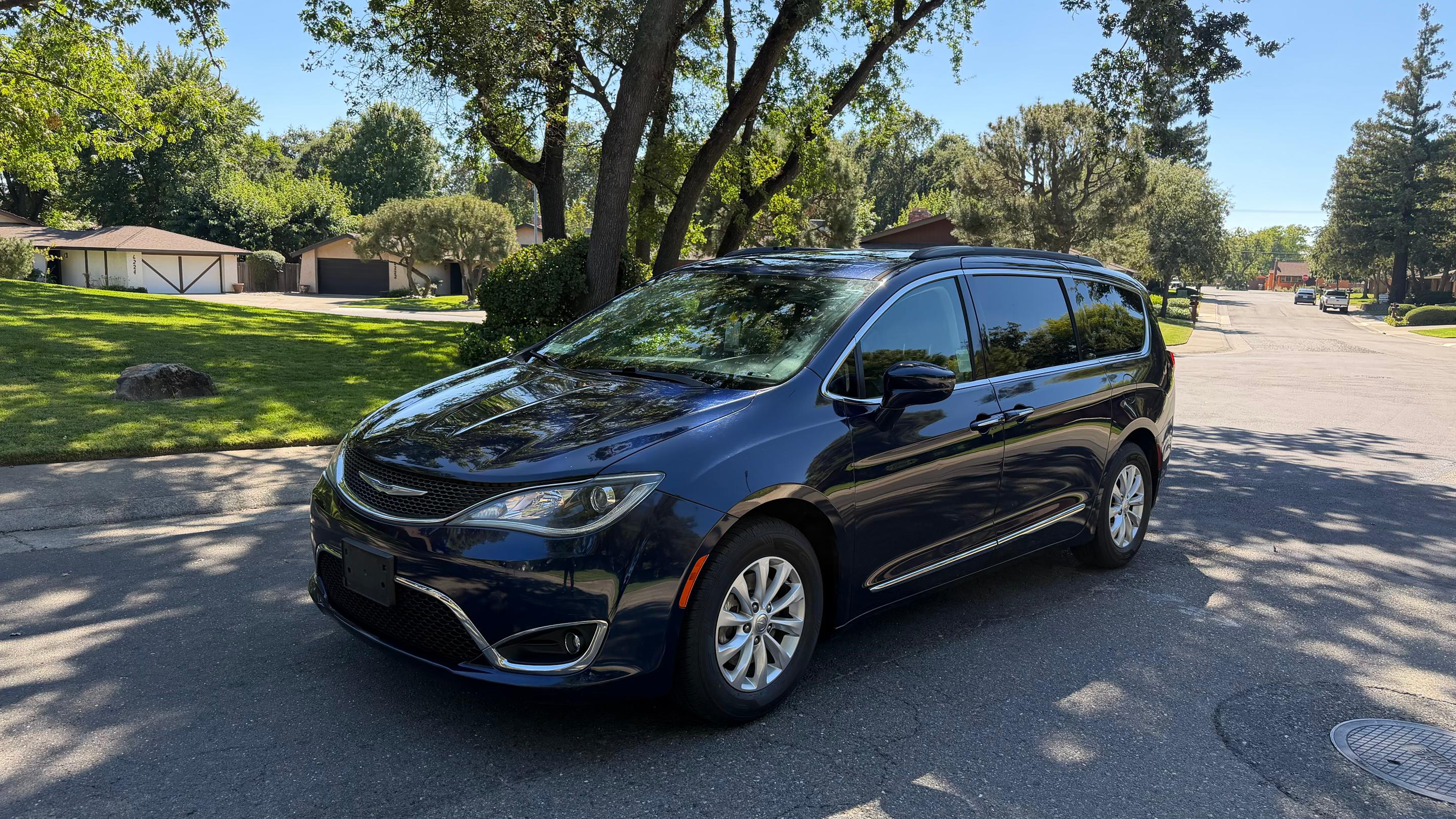 Chrysler Pacifica 2017 in Carmichael, CA