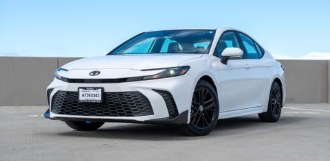 Toyota Camry Hybrid 2025