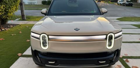 Rivian R1S 2025