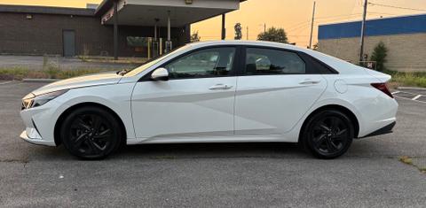 Hyundai Elantra 2023