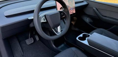 Tesla Model Y 2026