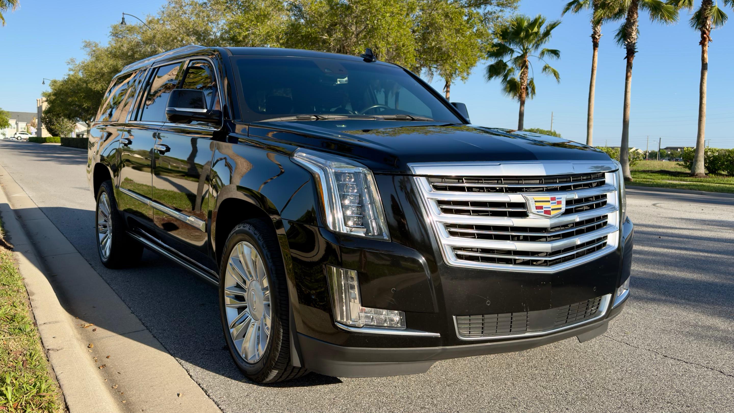 Cadillac Escalade ESV 2018 in 